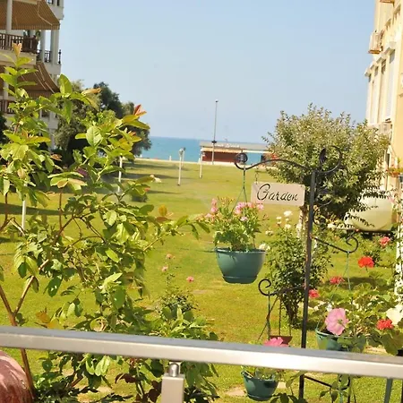 Panorama Apart Deniz Manzarali Daire シダ